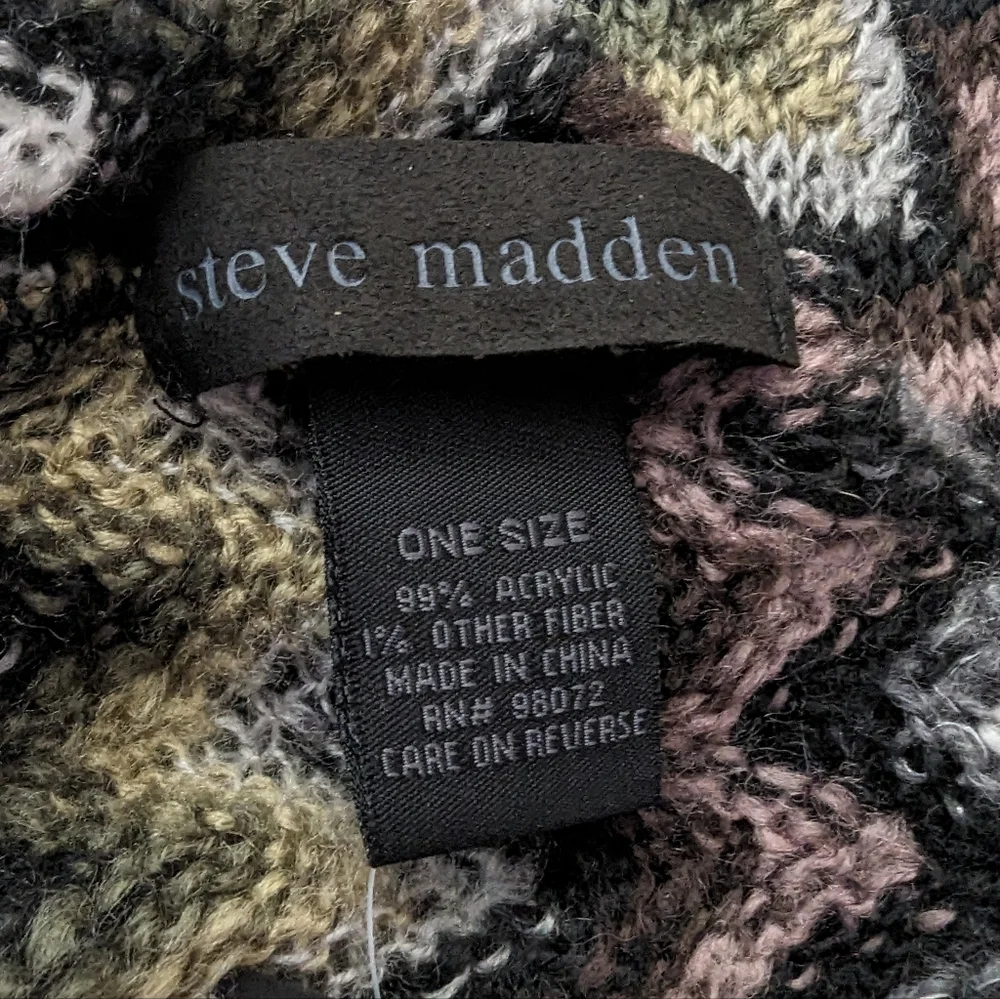 Steve Madden Infinity Scarf Chevron Print Double Over Vest Shrug New with tags.